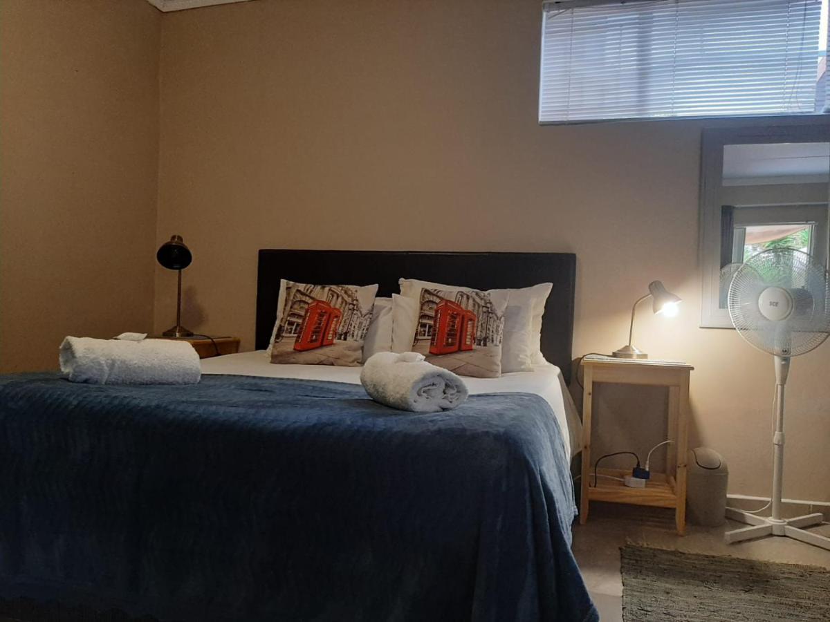 Aandrus Guesthouse Bloemfontein Esterno foto